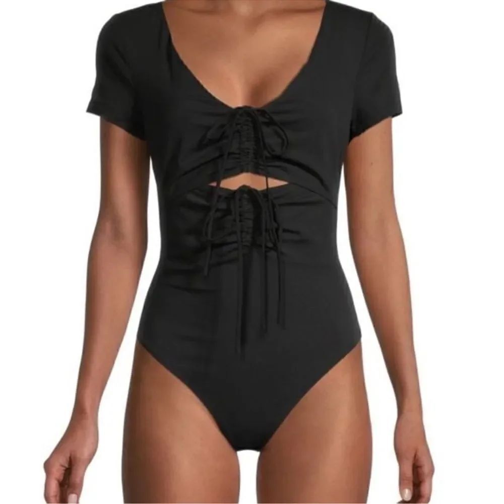 Cinq a sept black ruched cut out body suit size large brand new with tags